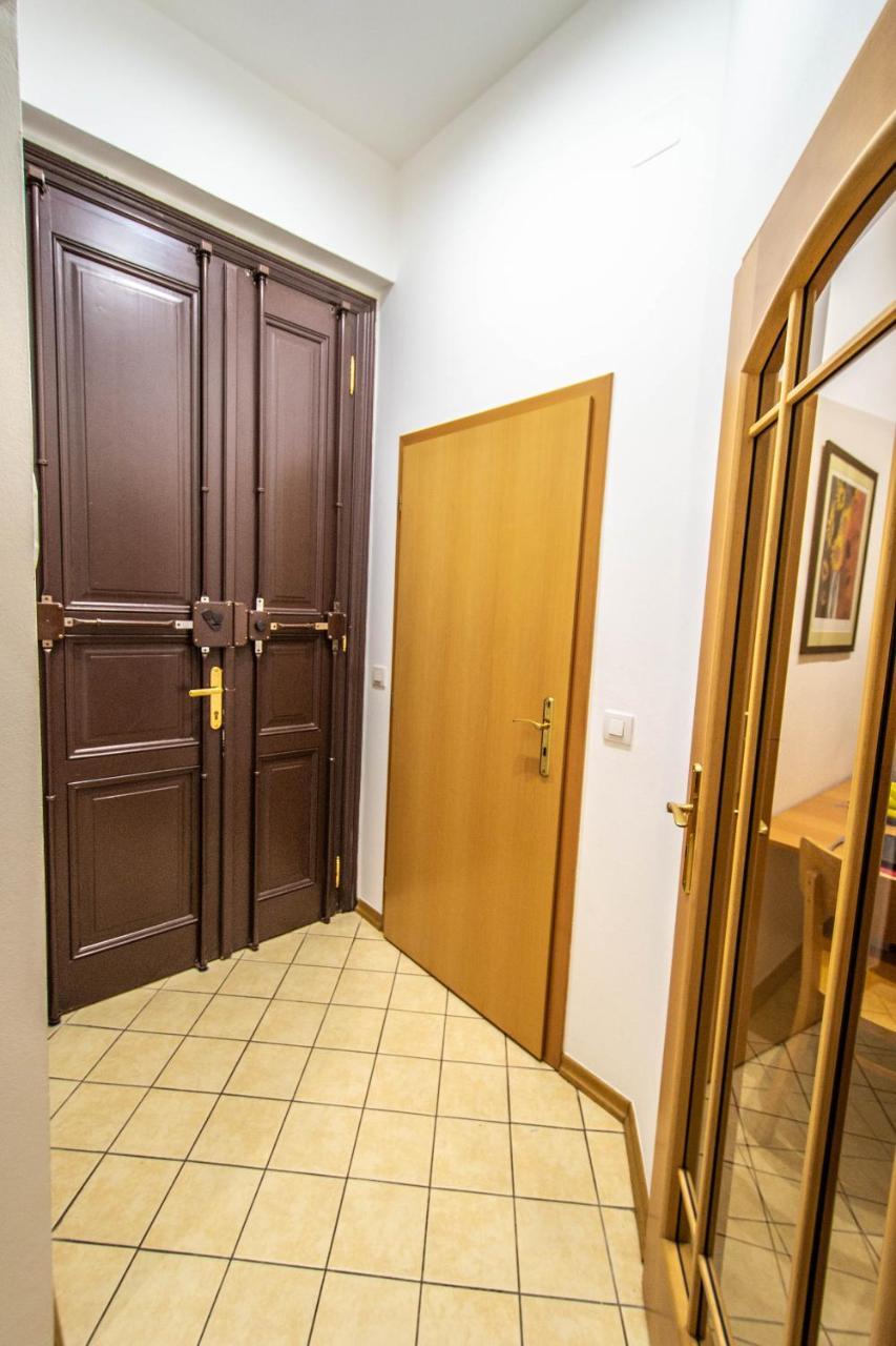 Vojtesska Apartment By Ruterra ปราก ภายนอก รูปภาพ