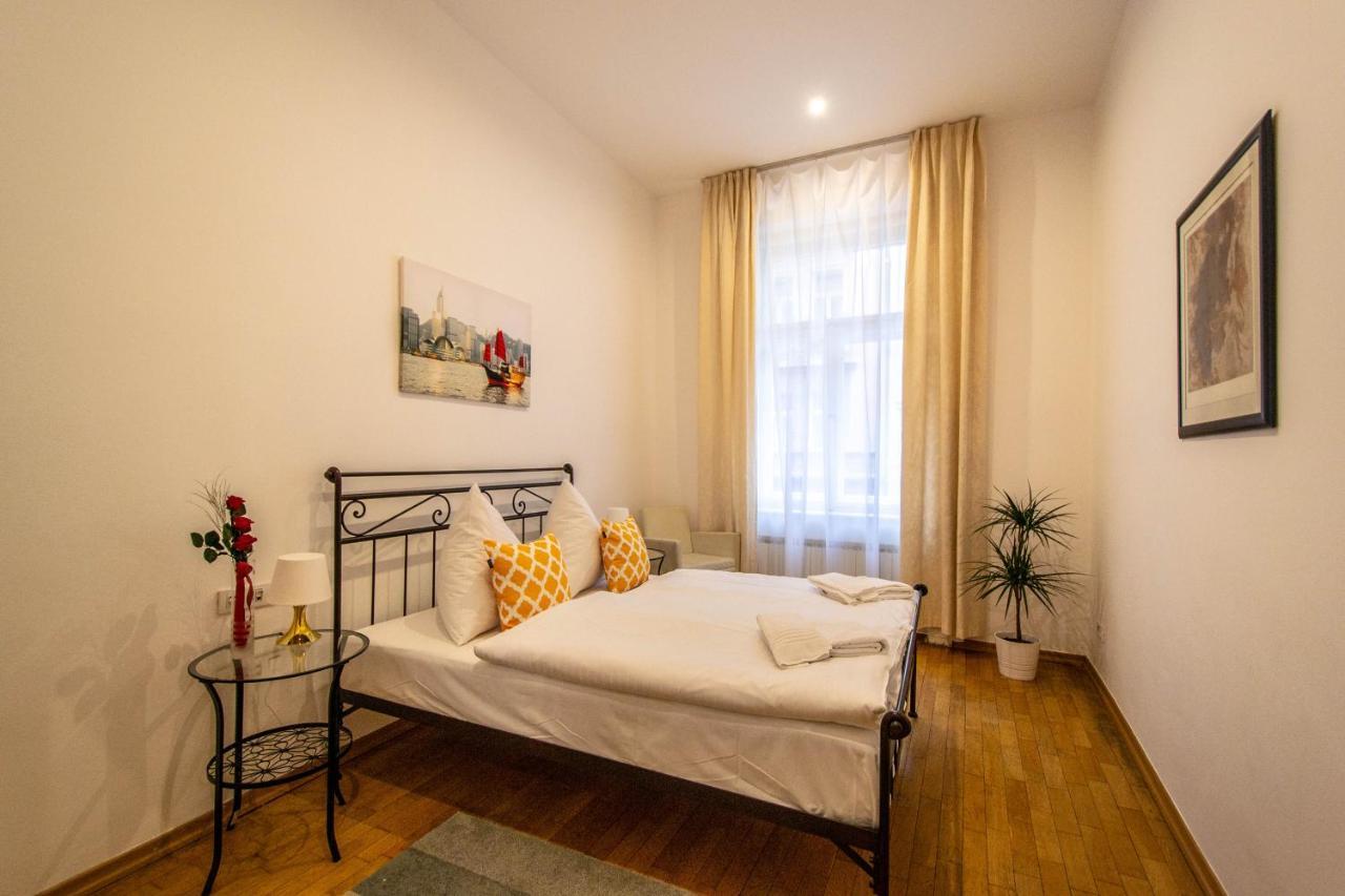 Vojtesska Apartment By Ruterra ปราก ภายนอก รูปภาพ