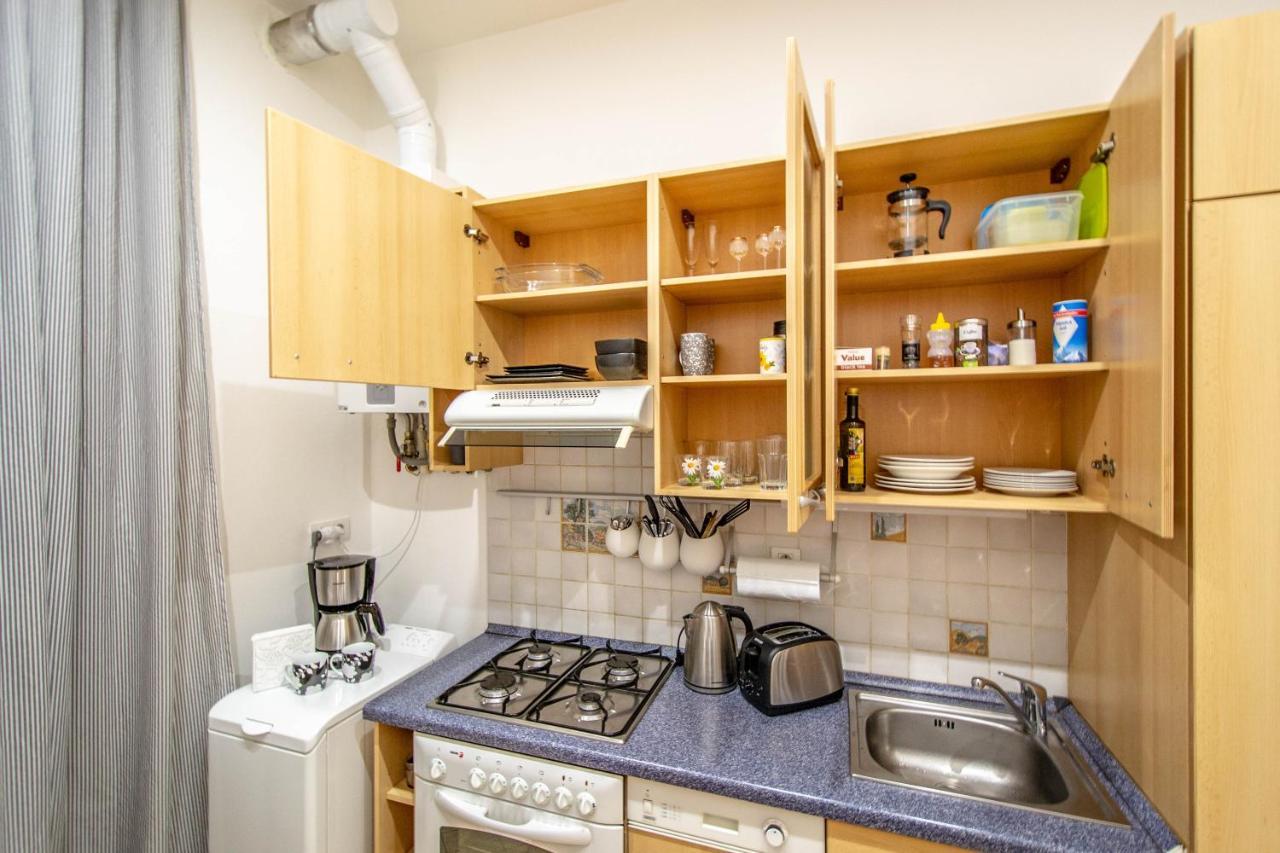 Vojtesska Apartment By Ruterra ปราก ภายนอก รูปภาพ